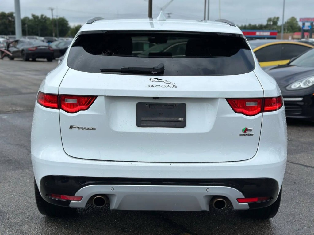 2019 Jaguar F-PACE Image 7