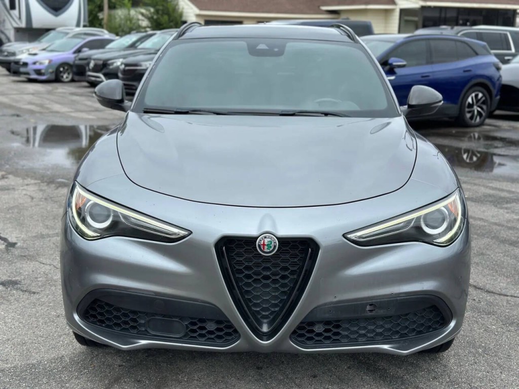 2020 Alfa Romeo Stelvio Image 4