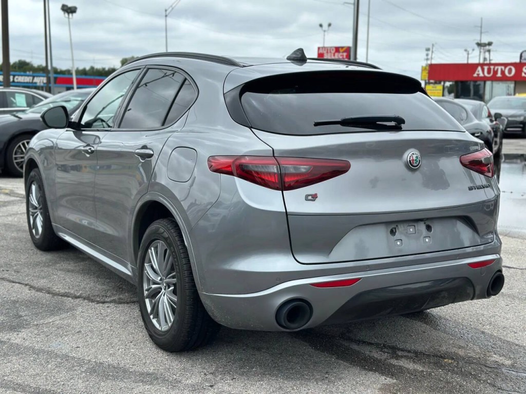 2020 Alfa Romeo Stelvio Image 9
