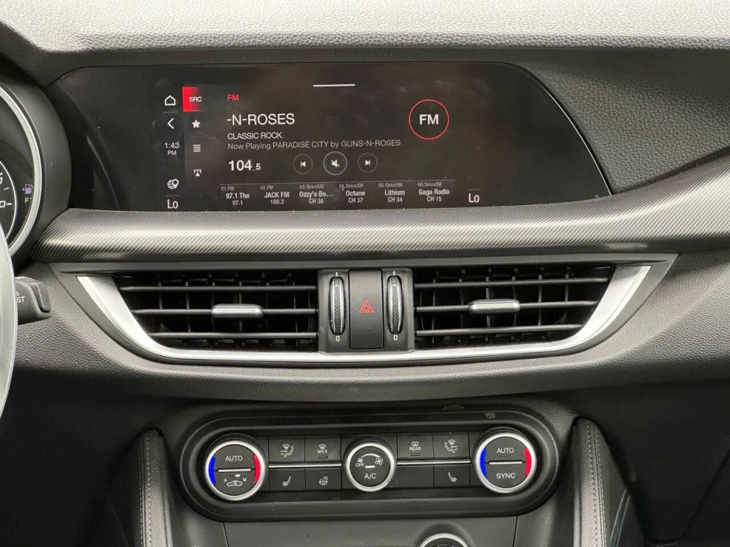 2020 Alfa Romeo Stelvio Image 39