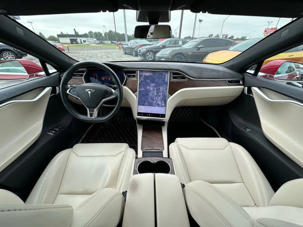 2017 Tesla Model S Image 2
