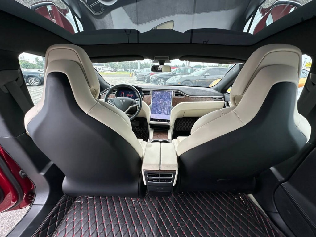 2017 Tesla Model S Image 15