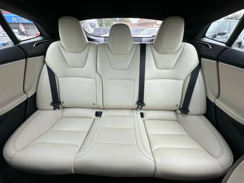 2017 Tesla Model S Image 16