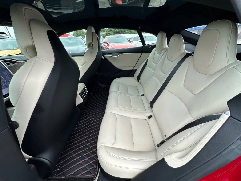 2017 Tesla Model S Image 17