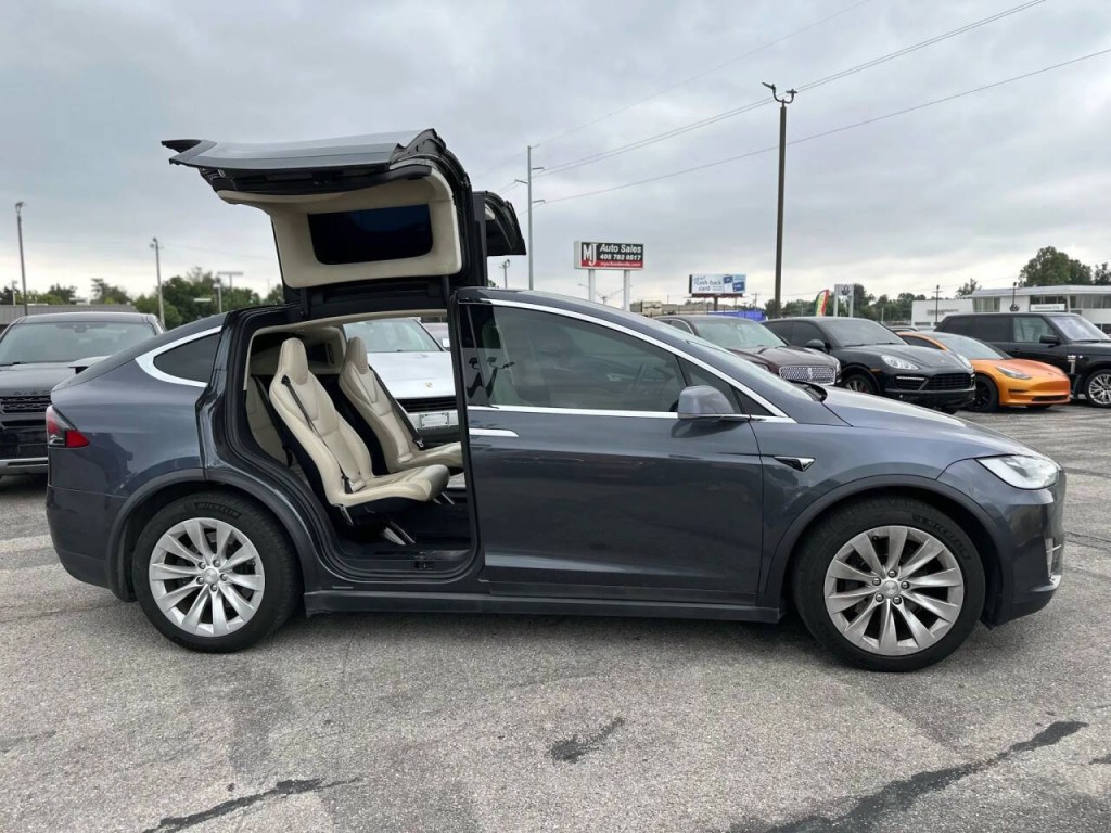 2018 Tesla Model X Image 6