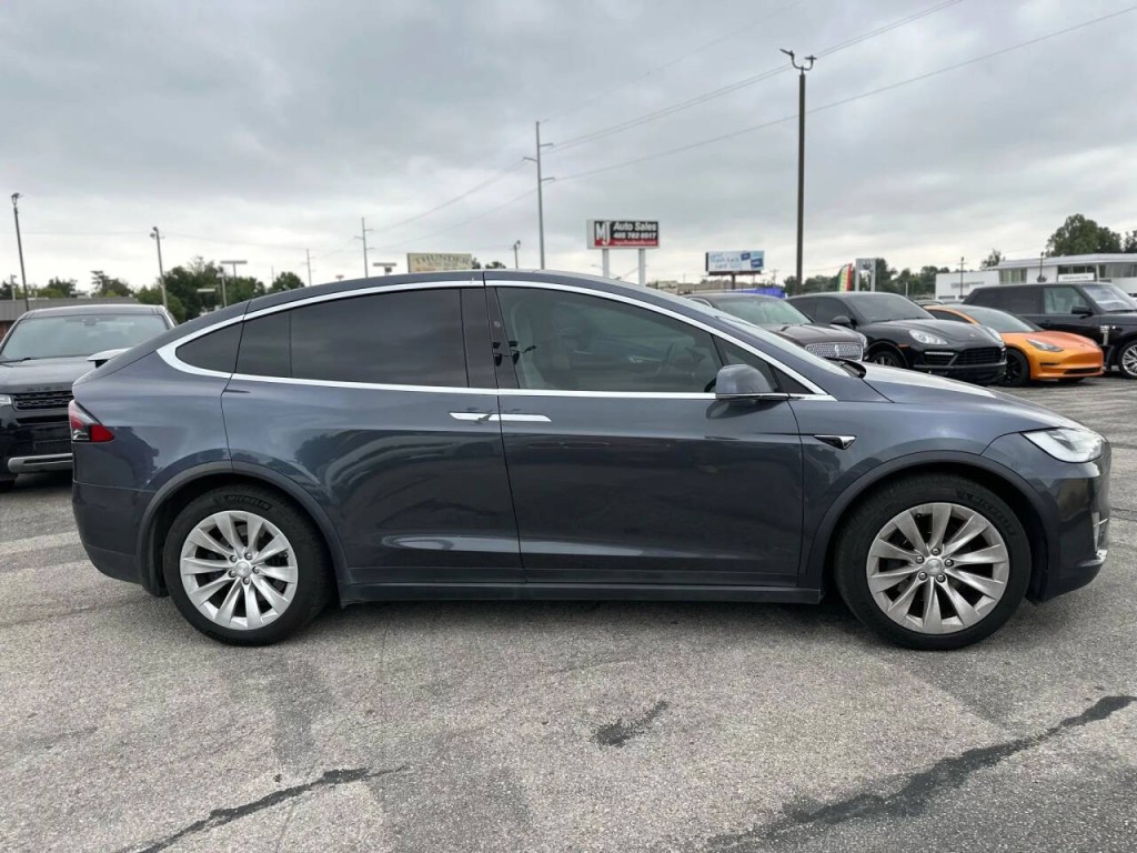 2018 Tesla Model X Image 7