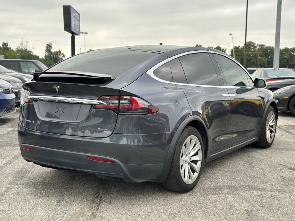 2018 Tesla Model X Image 9