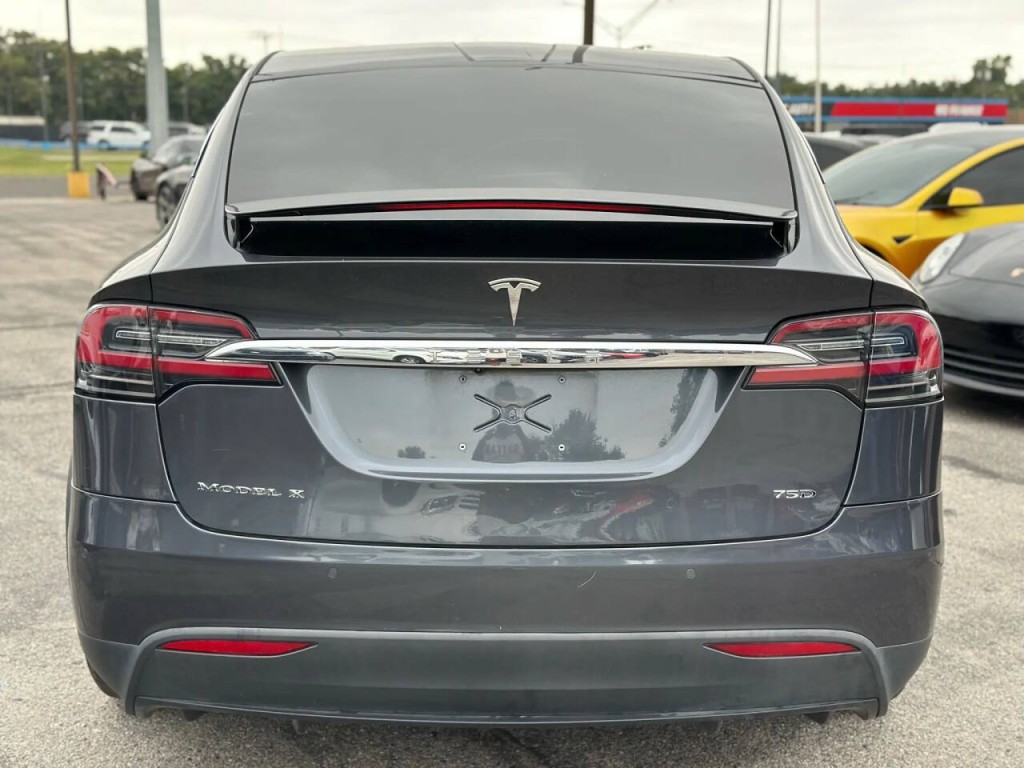 2018 Tesla Model X Image 11