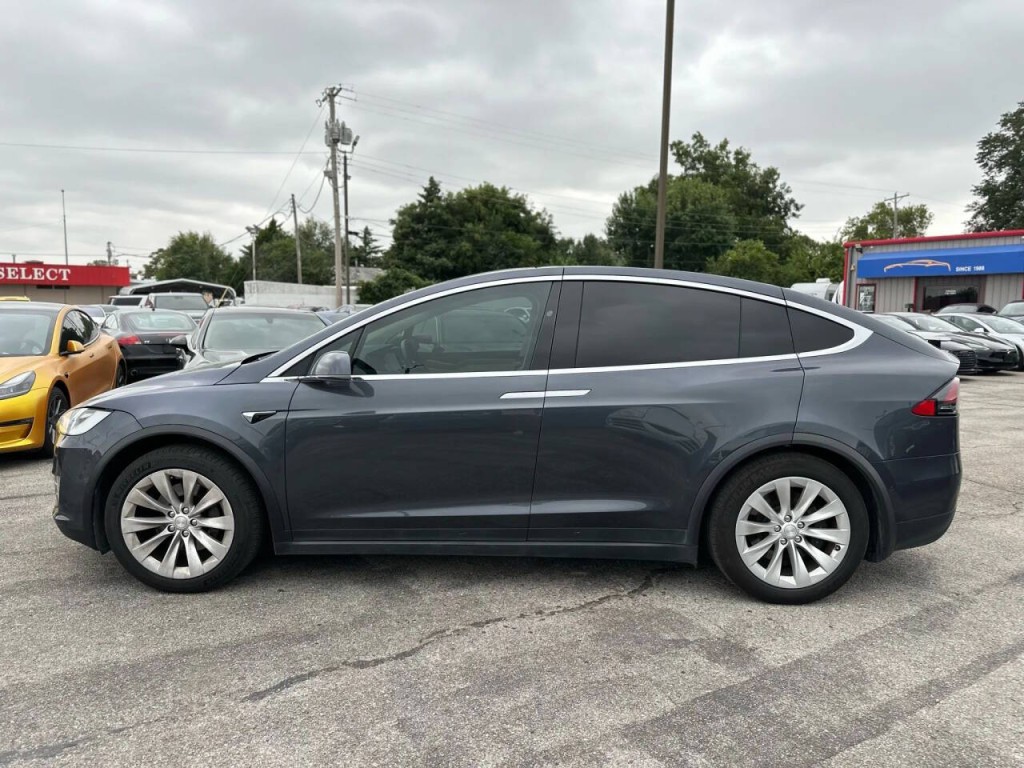 2018 Tesla Model X Image 15