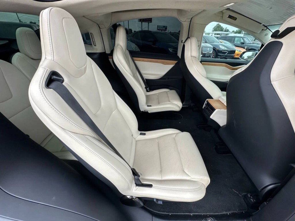 2018 Tesla Model X Image 20