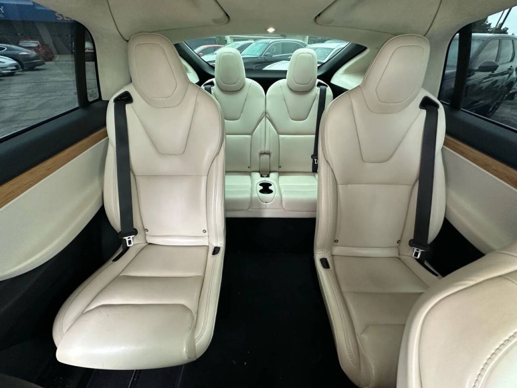 2018 Tesla Model X Image 22