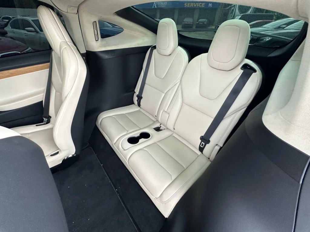 2018 Tesla Model X Image 24