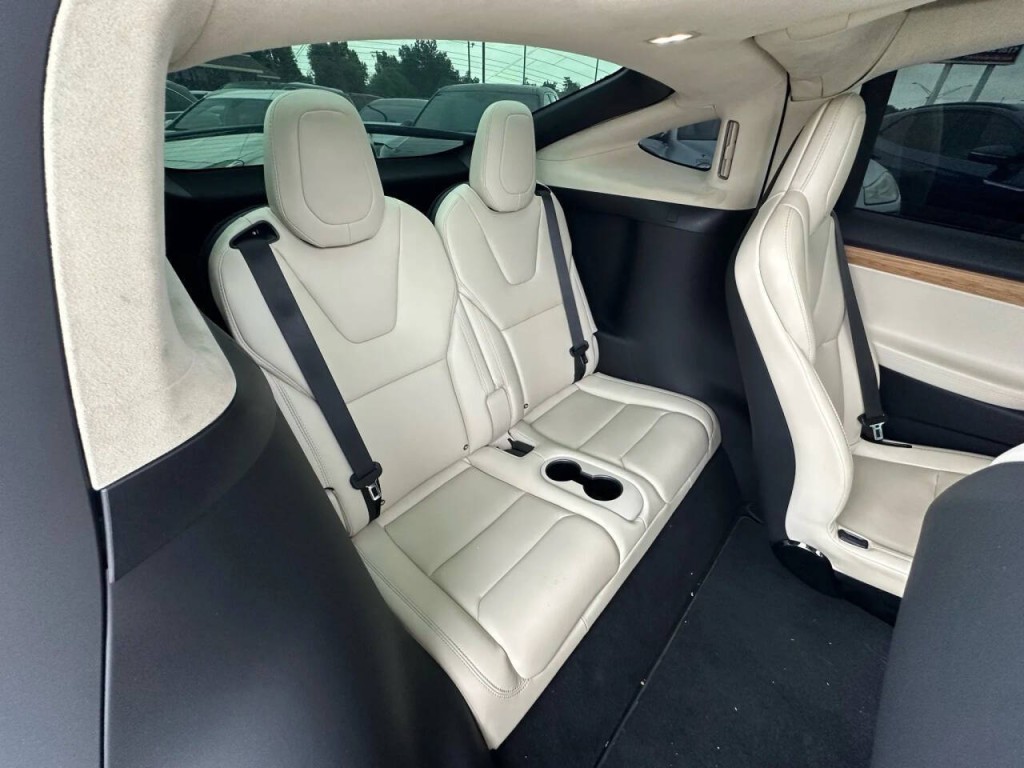 2018 Tesla Model X Image 25
