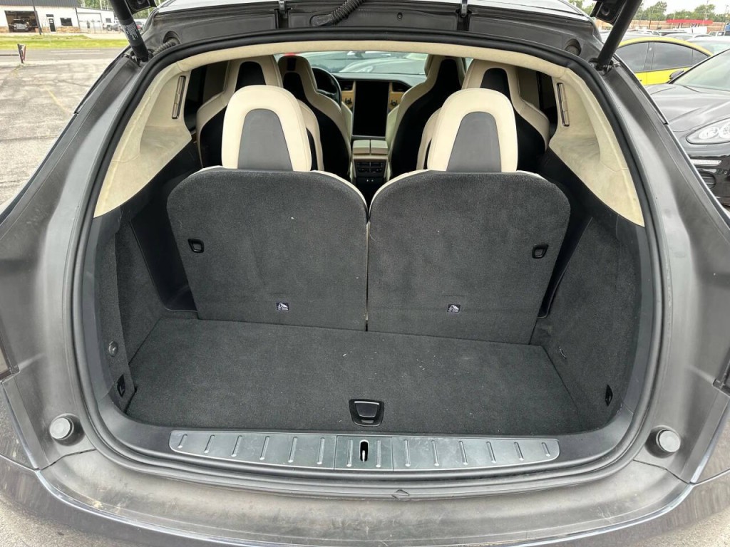 2018 Tesla Model X Image 26