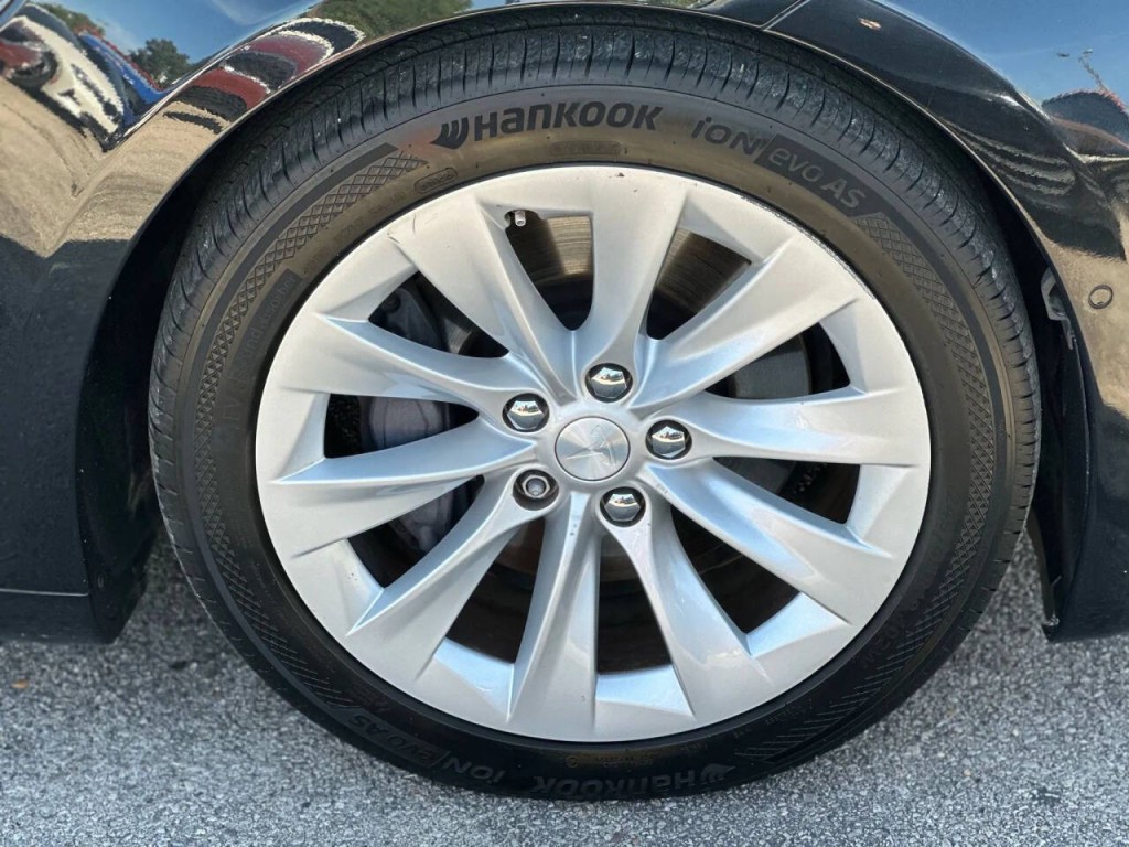 2018 Tesla Model S Image 26