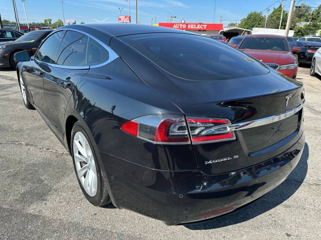 2018 Tesla Model S Image 35