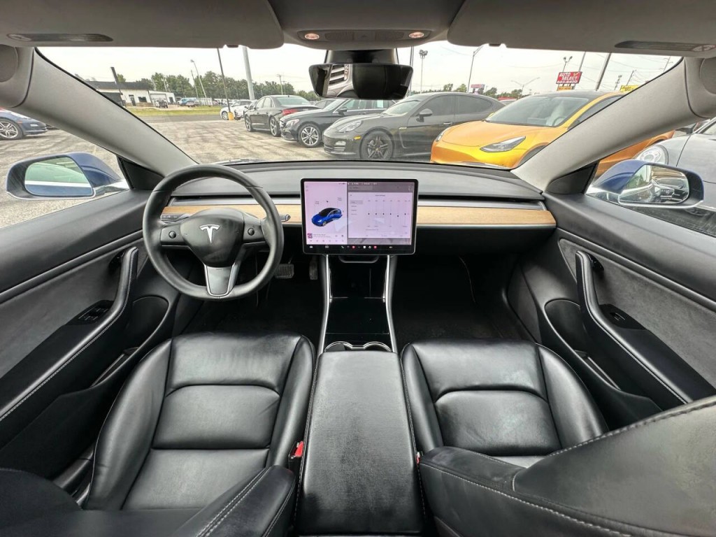 2020 Tesla Model 3 Image 3