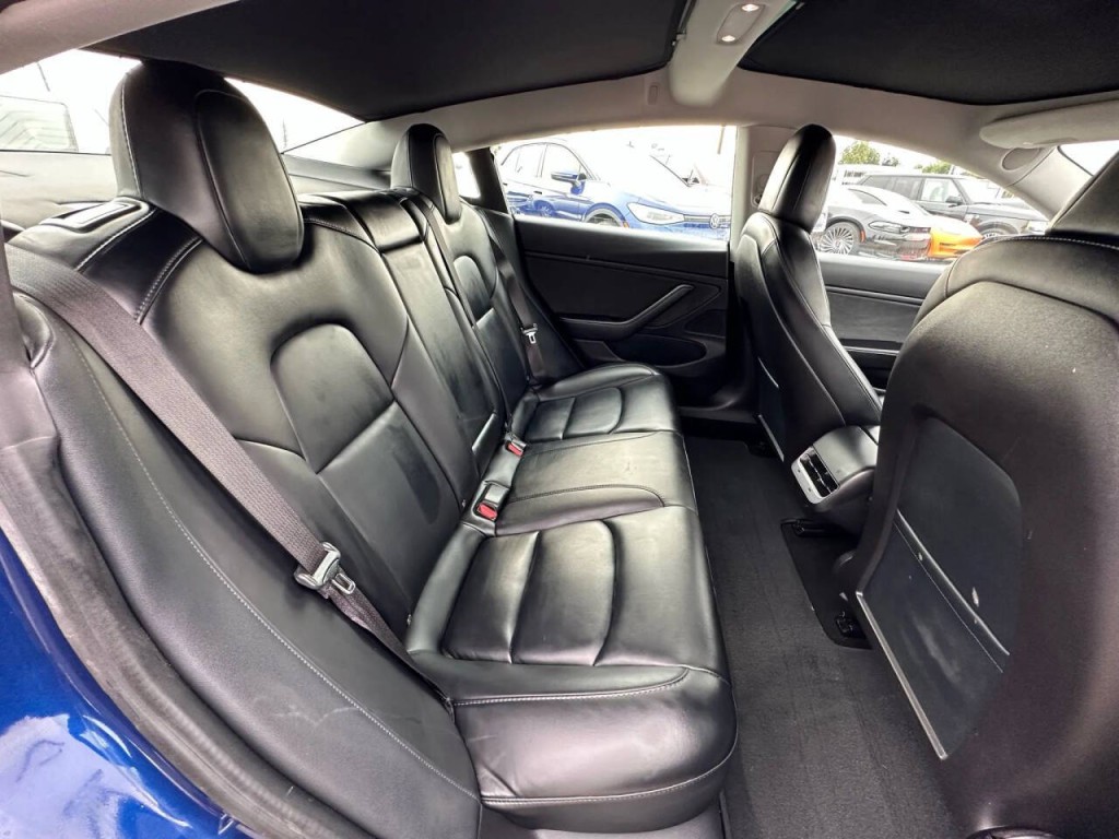 2020 Tesla Model 3 Image 15