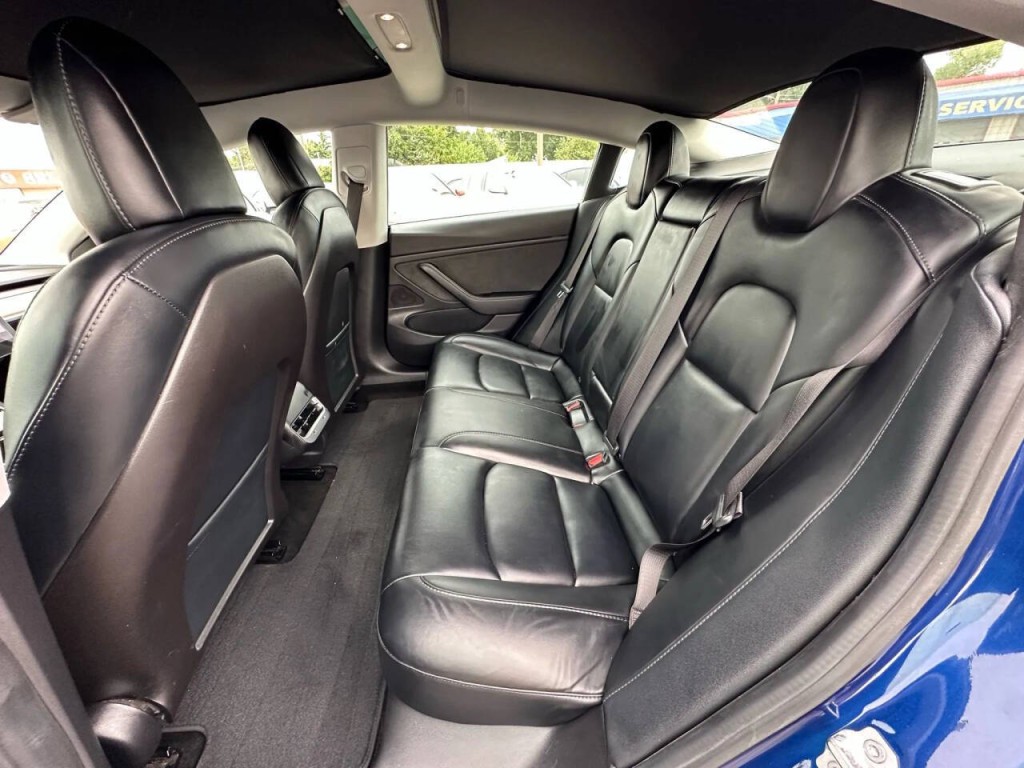 2020 Tesla Model 3 Image 18