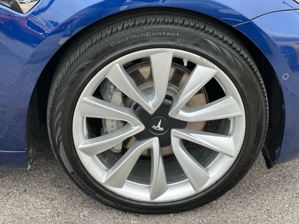 2020 Tesla Model 3 Image 25