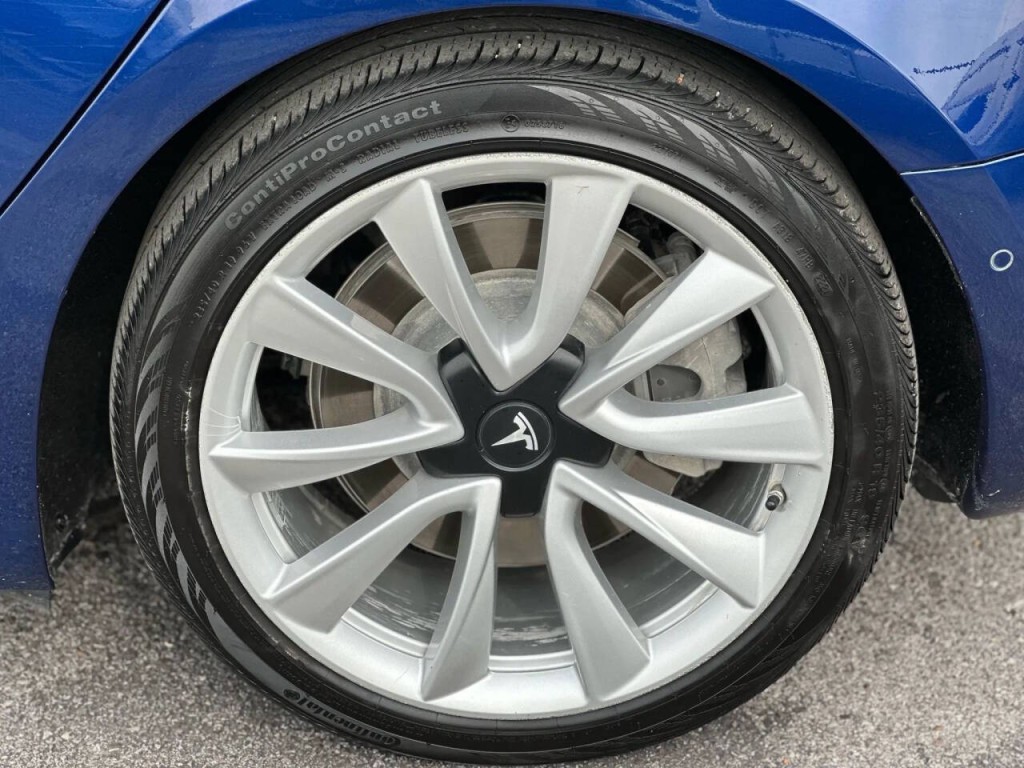 2020 Tesla Model 3 Image 27