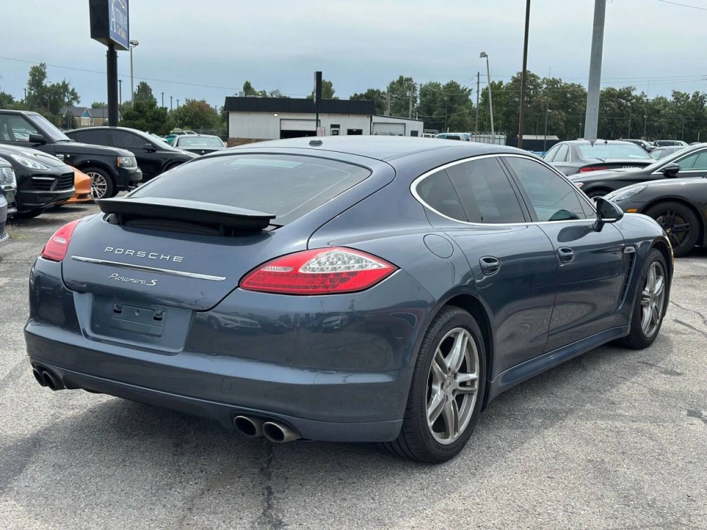 2011 Porsche Panamera Image 5