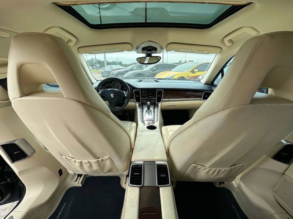 2011 Porsche Panamera Image 14