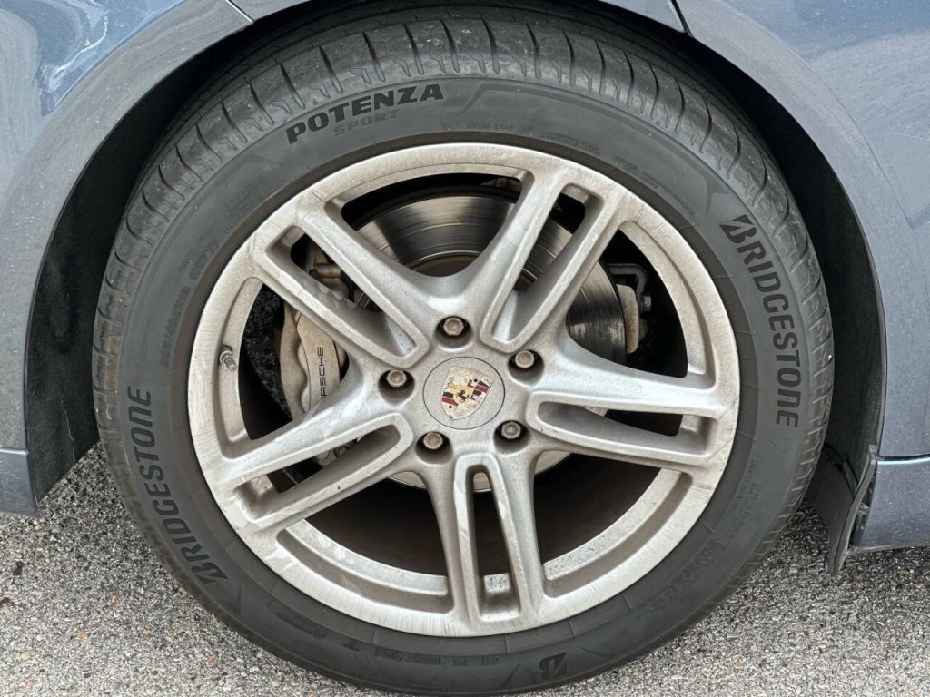 2011 Porsche Panamera Image 24