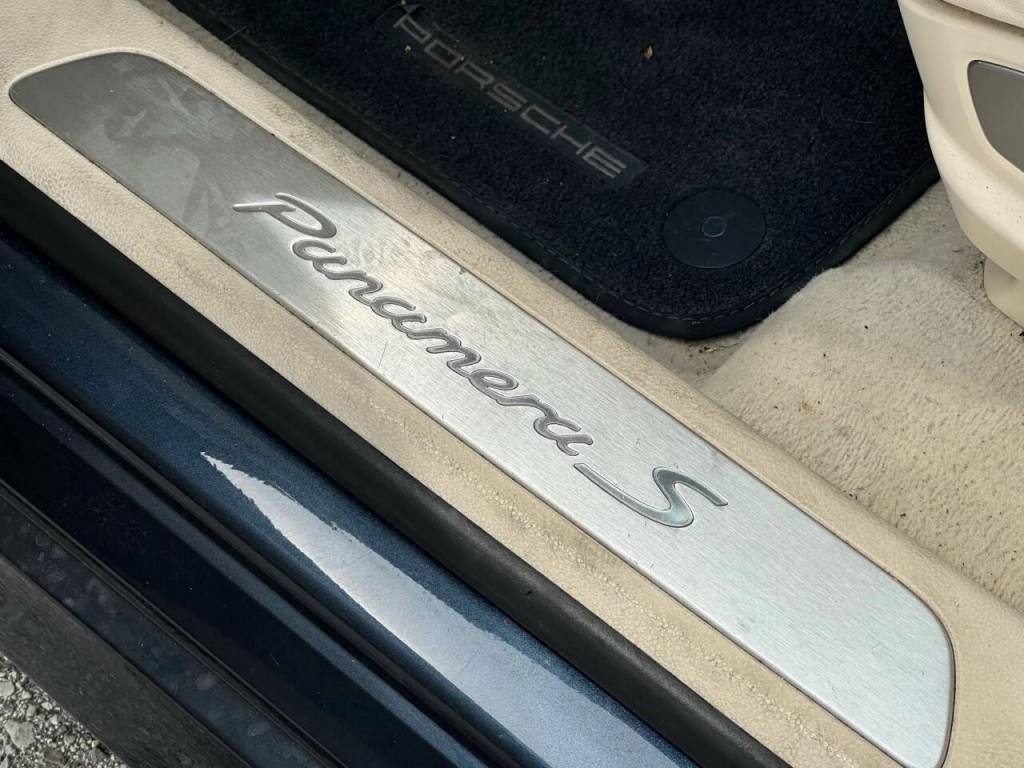 2011 Porsche Panamera Image 27