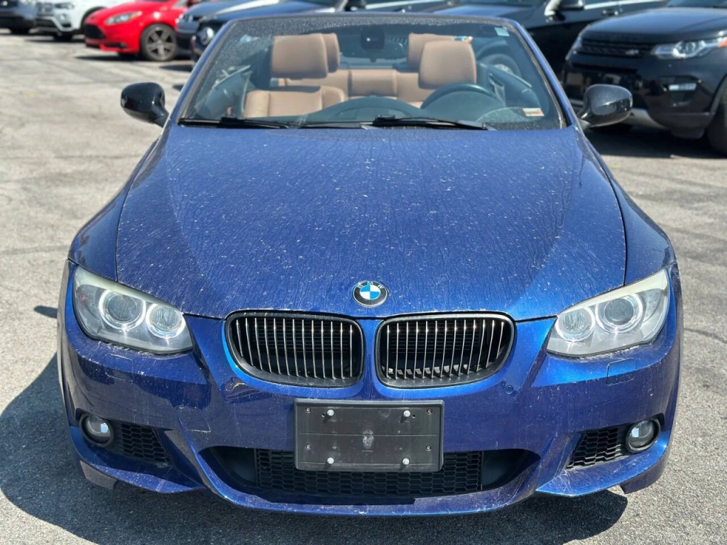 2011 BMW 3 Series Image 3