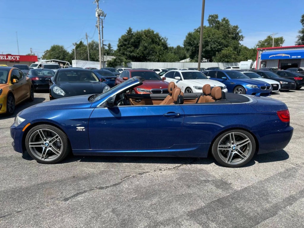 2011 BMW 3 Series Image 15