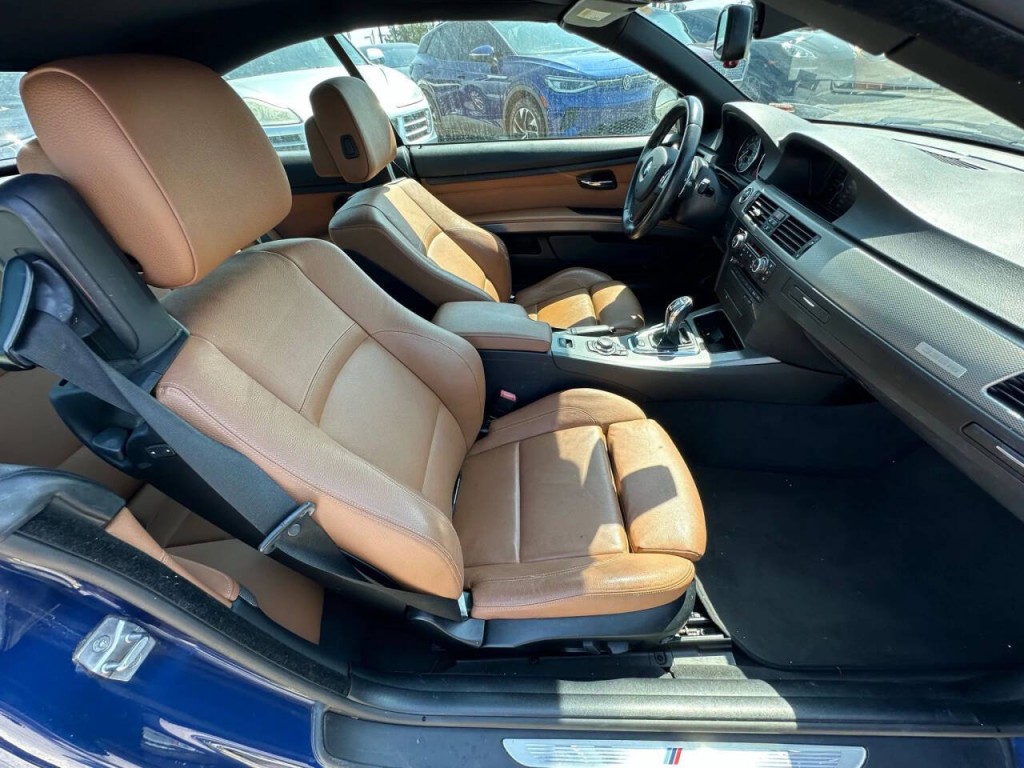 2011 BMW 3 Series Image 20