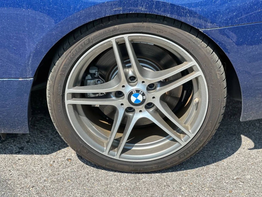 2011 BMW 3 Series Image 28