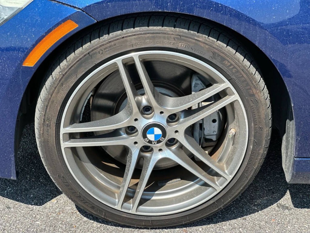 2011 BMW 3 Series Image 31