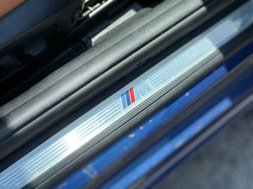 2011 BMW 3 Series Image 39