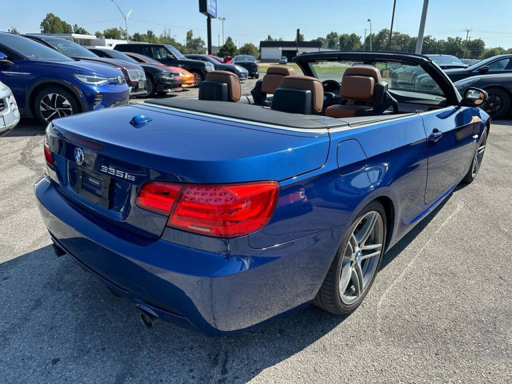 2011 BMW 3 Series Image 44