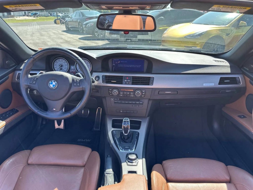 2011 BMW 3 Series Image 20