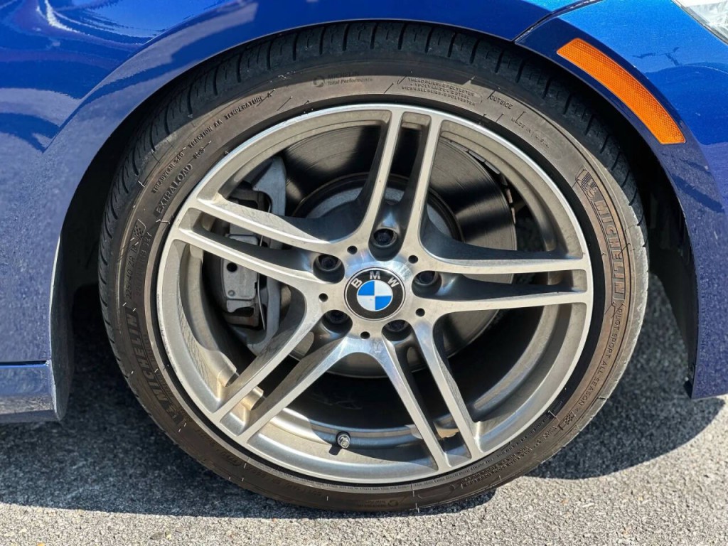 2011 BMW 3 Series Image 29