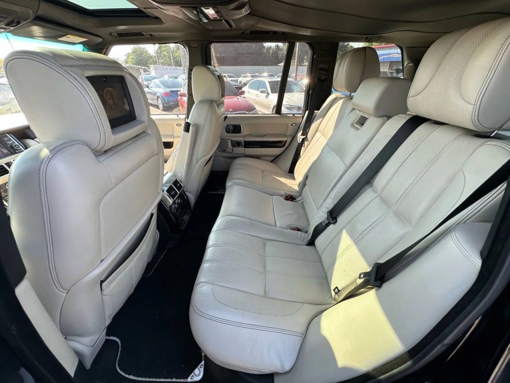 2012 Land Rover Range Rover Image 16