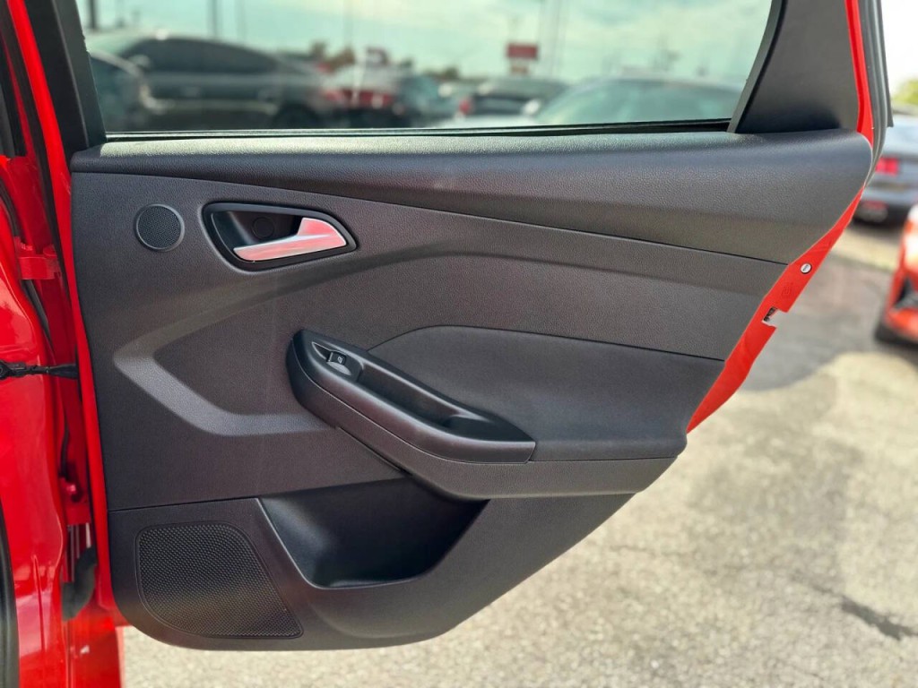 2014 Ford Focus Image 23