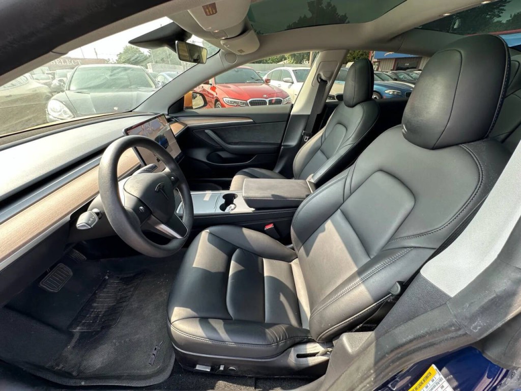 2023 Tesla Model 3 Image 9
