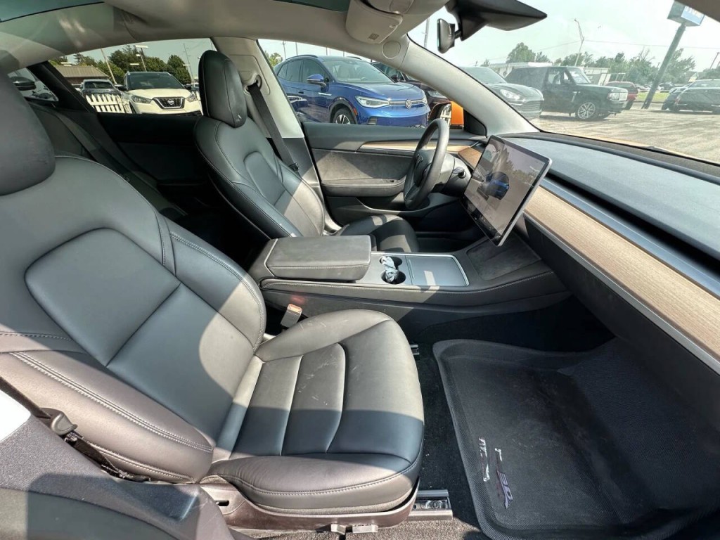 2023 Tesla Model 3 Image 12