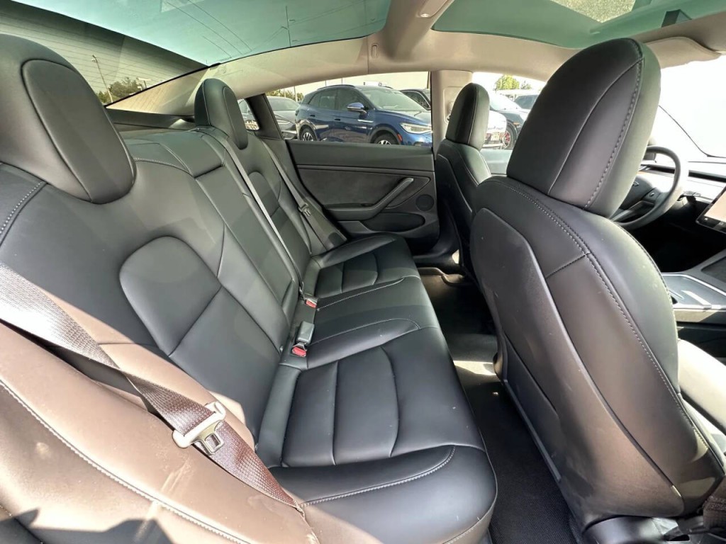 2023 Tesla Model 3 Image 13