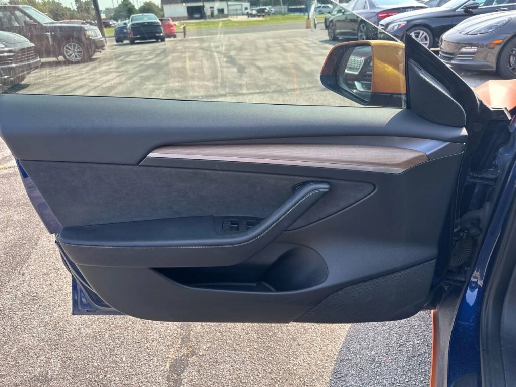 2023 Tesla Model 3 Image 22