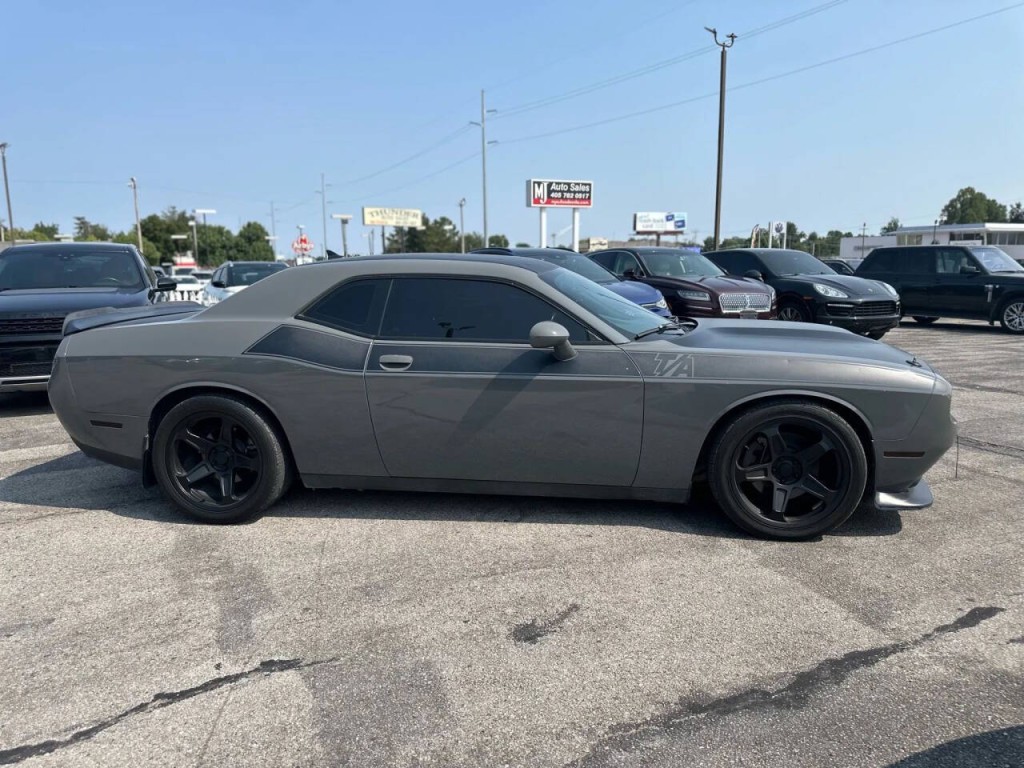 2017 Dodge Challenger Image 3
