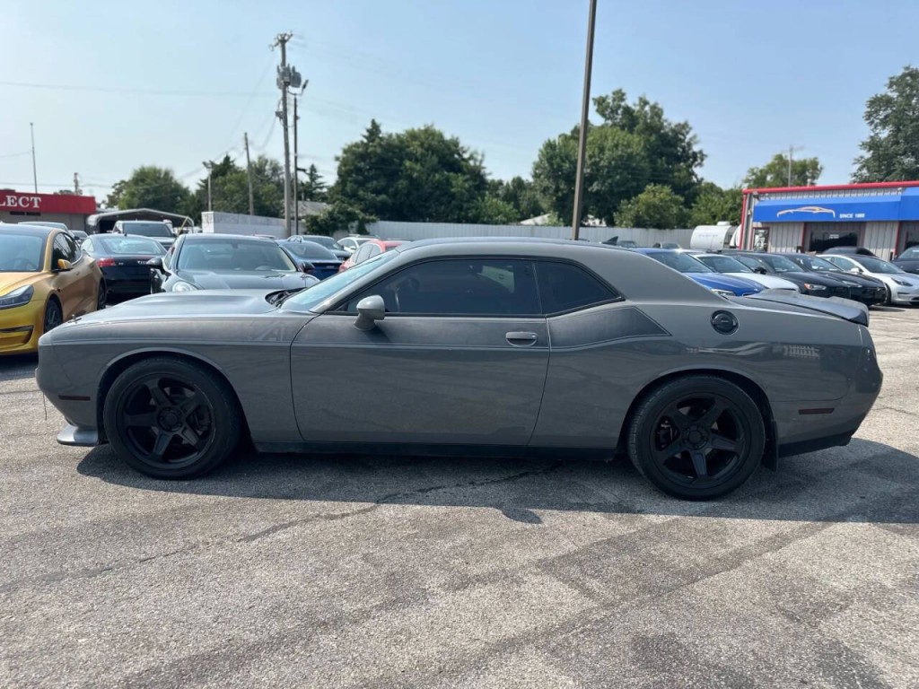 2017 Dodge Challenger Image 7