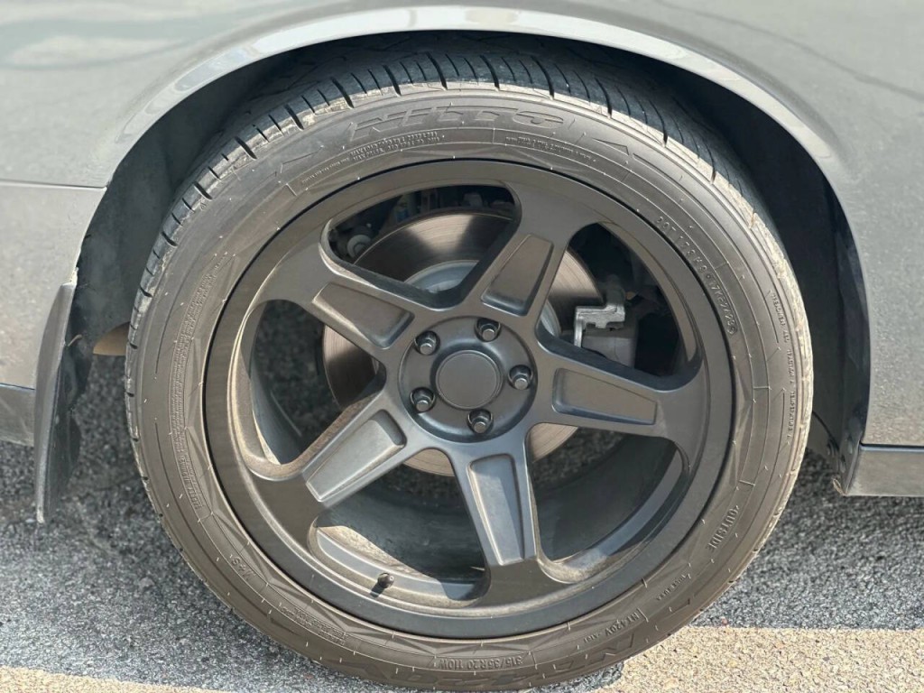 2017 Dodge Challenger Image 18