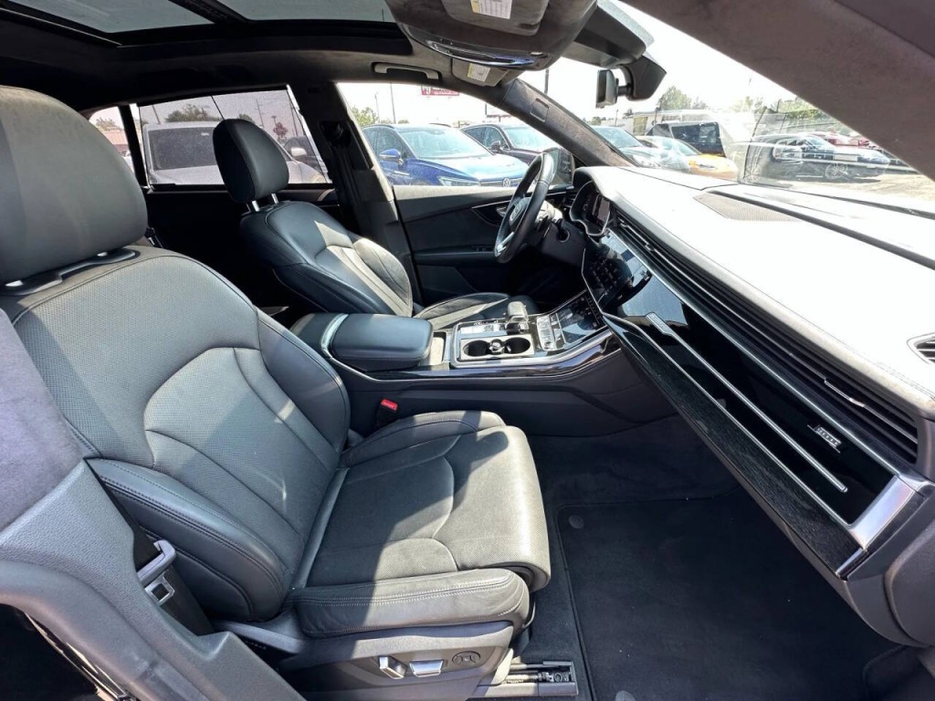 2019 Audi Q8 Image 12