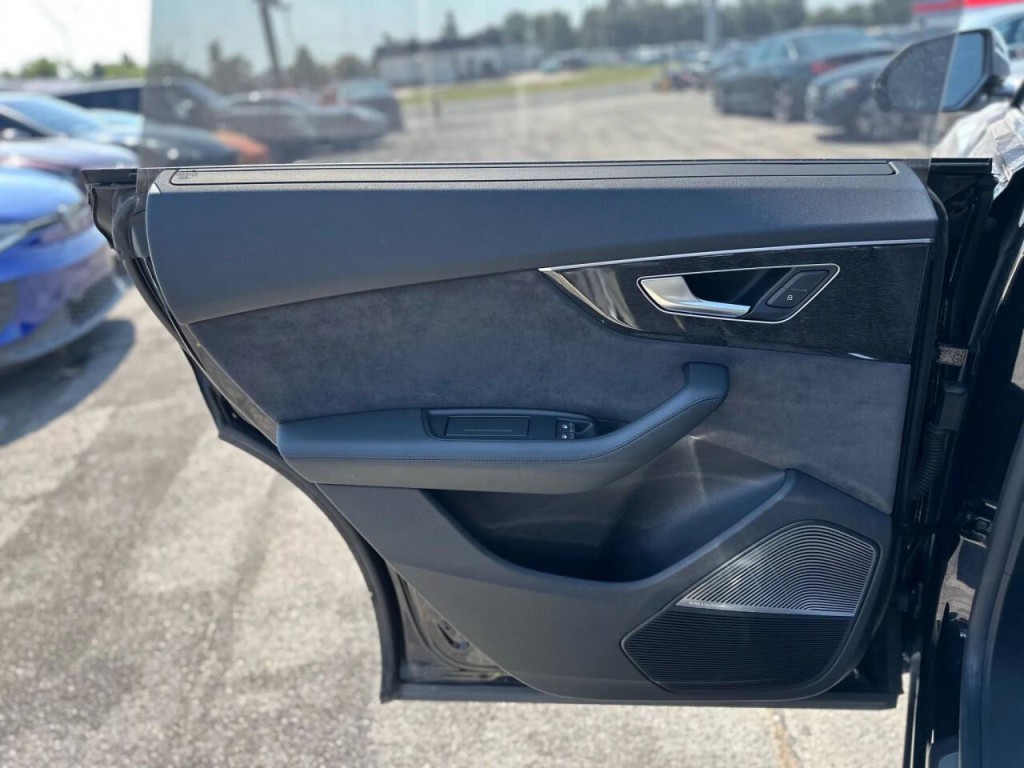 2019 Audi Q8 Image 18