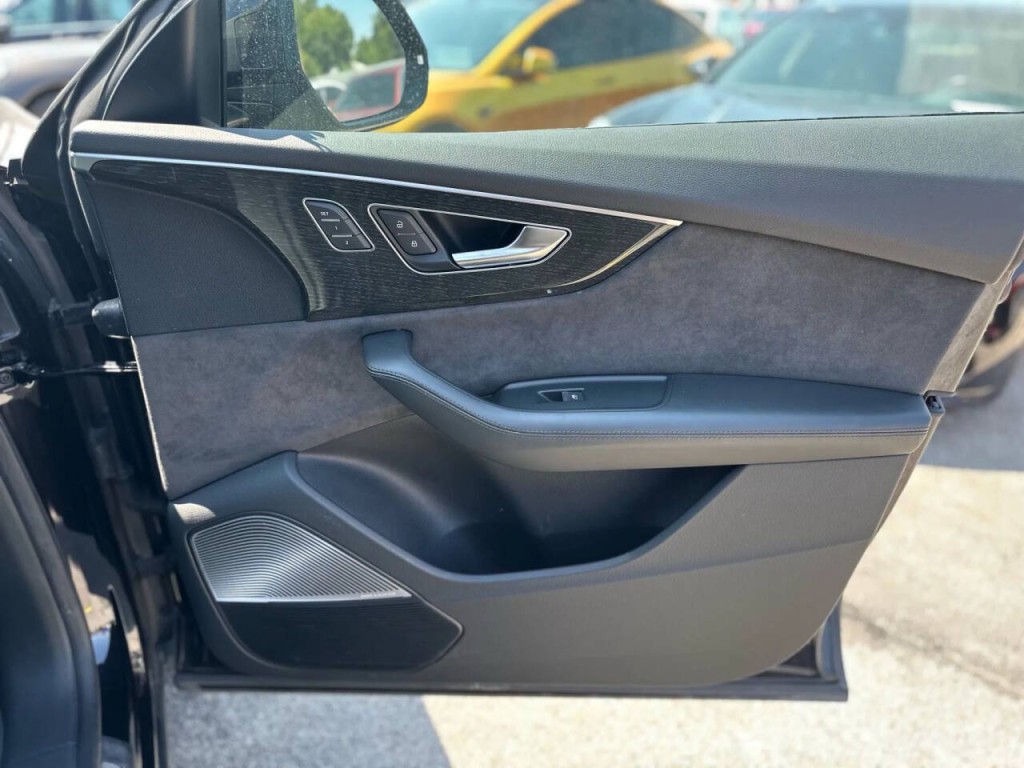 2019 Audi Q8 Image 20